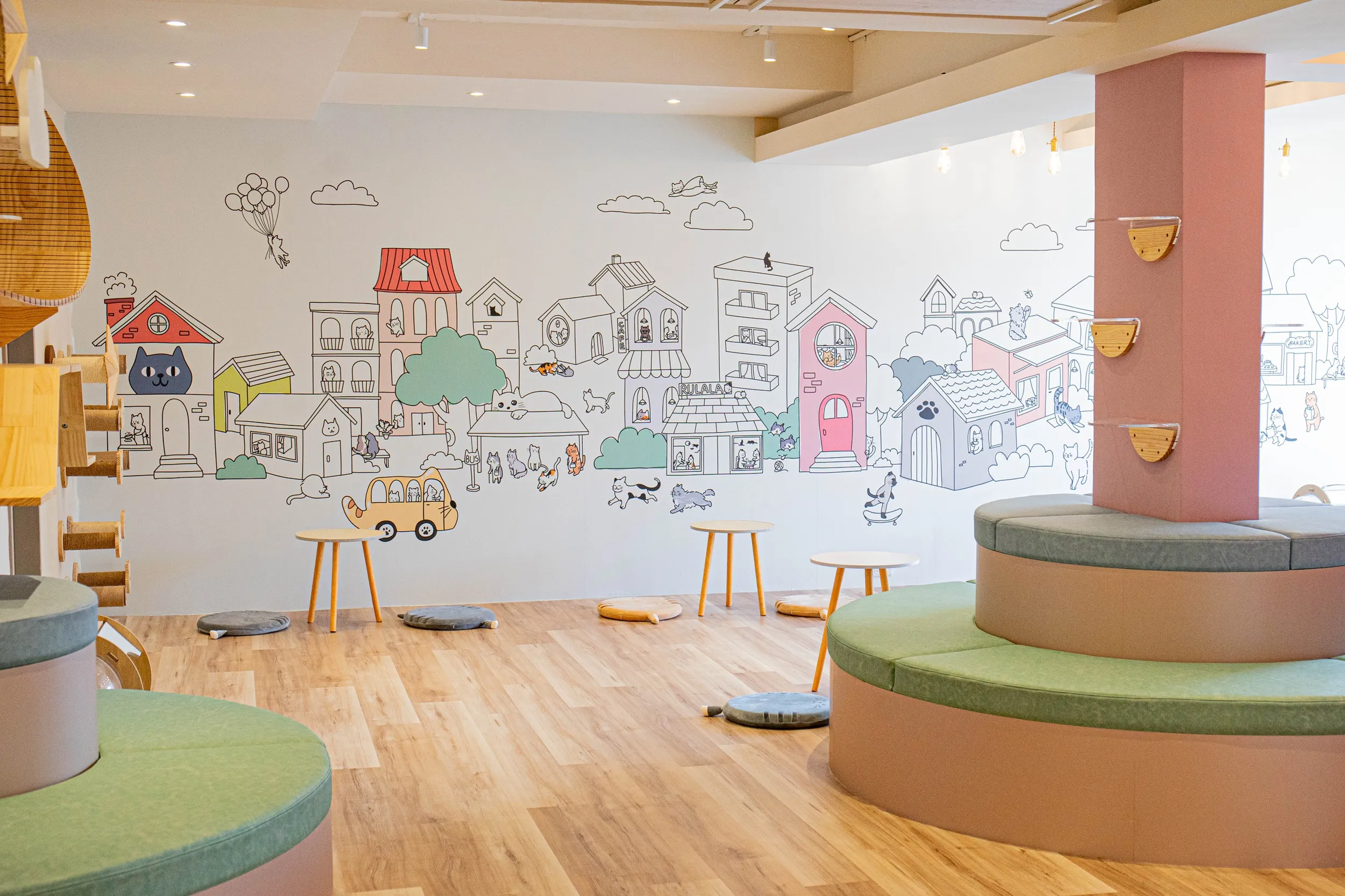 有片】全新貓咪咖啡廳「擼LALA Sweets」松菸店開幕！8 隻曼赤肯、短毛貓陪你玩南西店推「3 人同行1 人免費」優惠-- 上報/