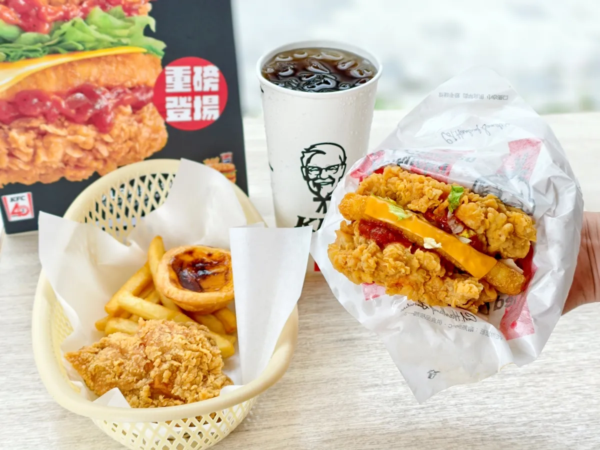 【開箱】肯德基無麵包「莎莎咔啦肉霸堡」限時販售！兩片咔啦雞腿排＋薯餅太邪惡　蛋白質愛好者必須吃