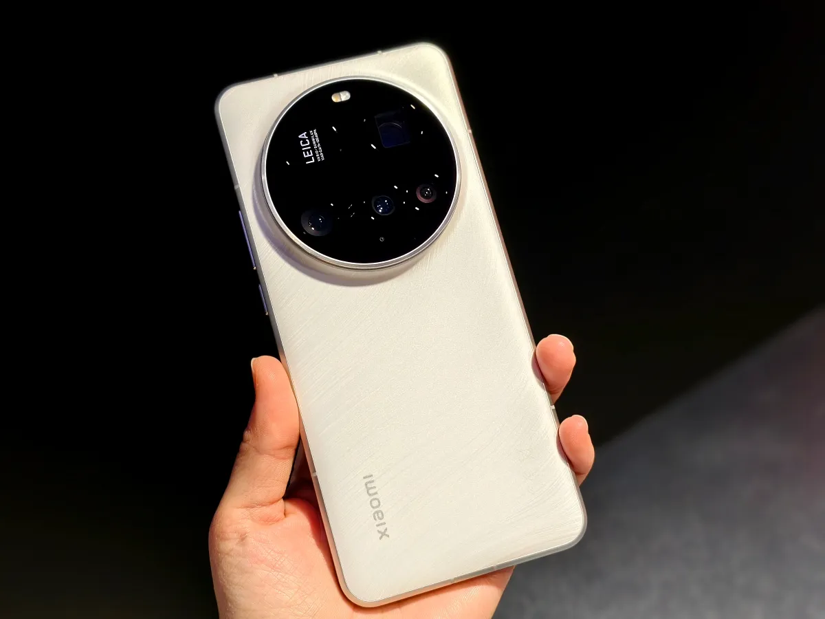 【實機顏色、售價】小米 Xiaomi 15 旗艦機開賣！xiaomi 15 ultra 4 顆徠卡鏡頭、2 億長焦　24 日前贈專業攝影套裝