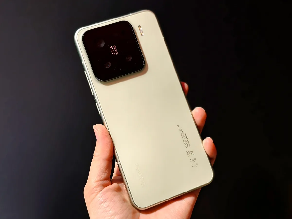 【實機顏色、售價】小米 Xiaomi 15 旗艦機開賣！xiaomi 15 ultra 4 顆徠卡鏡頭、2 億長焦　24 日前贈專業攝影套裝