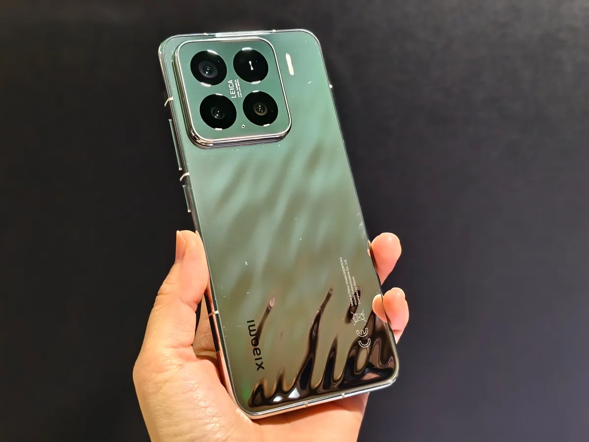 【實機顏色、售價】小米 Xiaomi 15 旗艦機開賣！xiaomi 15 ultra 4 顆徠卡鏡頭、2 億長焦　24 日前贈專業攝影套裝