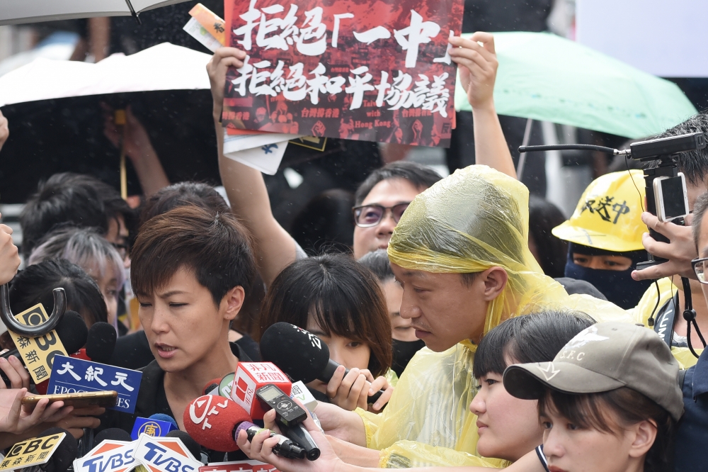 【餿水、尿液備全】潑漆前行前2小時才開會　無法判斷為組織犯罪