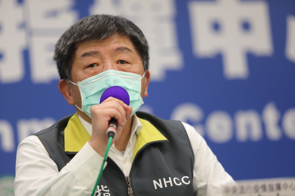 【國內累計427人確診】類包機新增1人有症狀　已有4人後送就醫