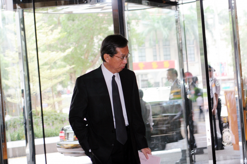 【扁案大咖】黃芳彥在美舉槍自盡　曾撂話不會束手就擒