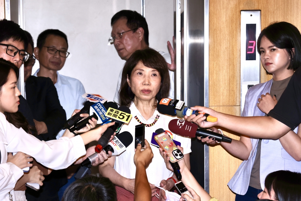 陳昭姿爆傳訊給賴清德盼人道對柯文哲　府：只要違法都應查辦